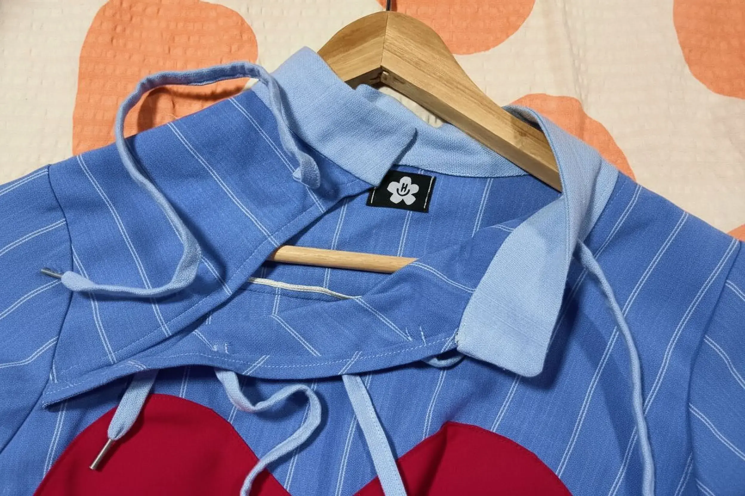 Caroline Hundsholt hjerte kjole close up